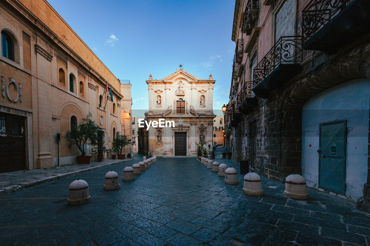 Wide view of the cathedral of san cataldo in the old town of taranto at sunrise