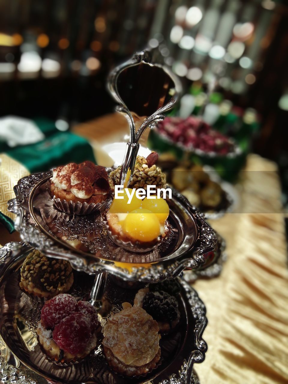 CLOSE-UP OF ICE CREAM WITH CAKE