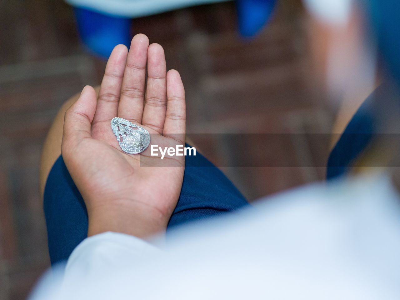 blue, hand, adult, ring, finger, men, close-up, business, selective focus, jewelry, one person, business finance and industry, indoors, women, person, holding, ceremony