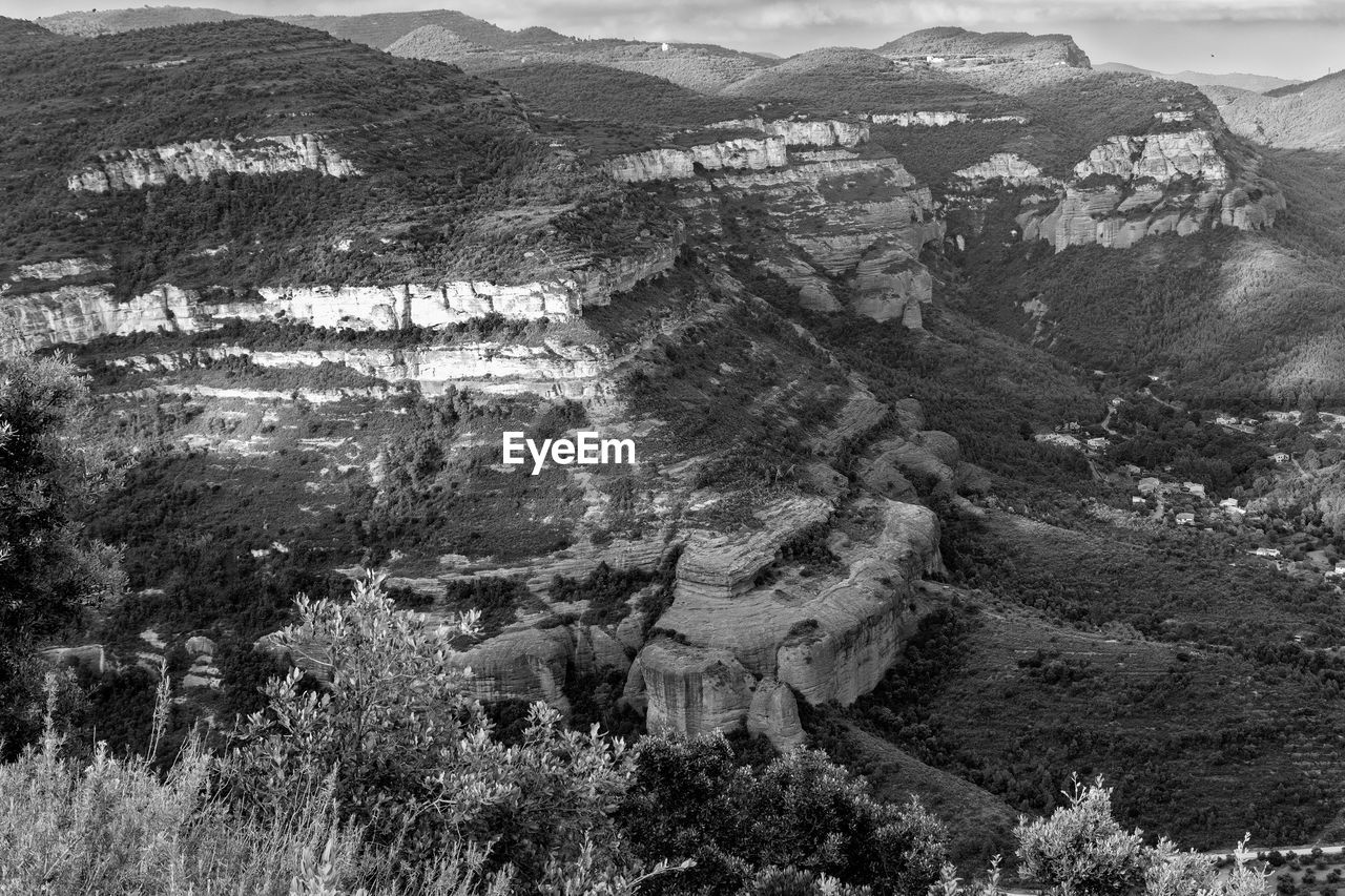 VIEW OF LANDSCAPE WITH MOUNTAIN RANGE