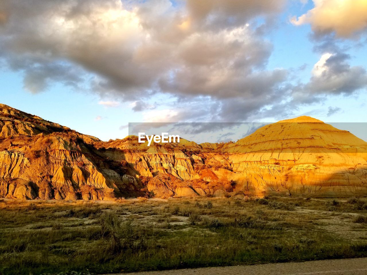 SCENIC VIEW OF MOUNTAIN AGAINST SKY