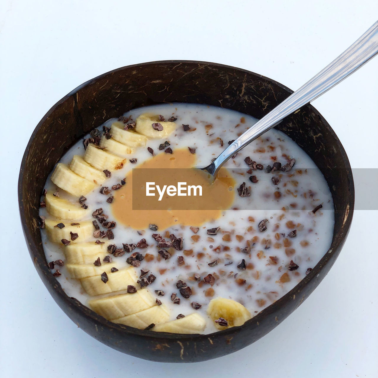 HIGH ANGLE VIEW OF BREAKFAST IN BOWL