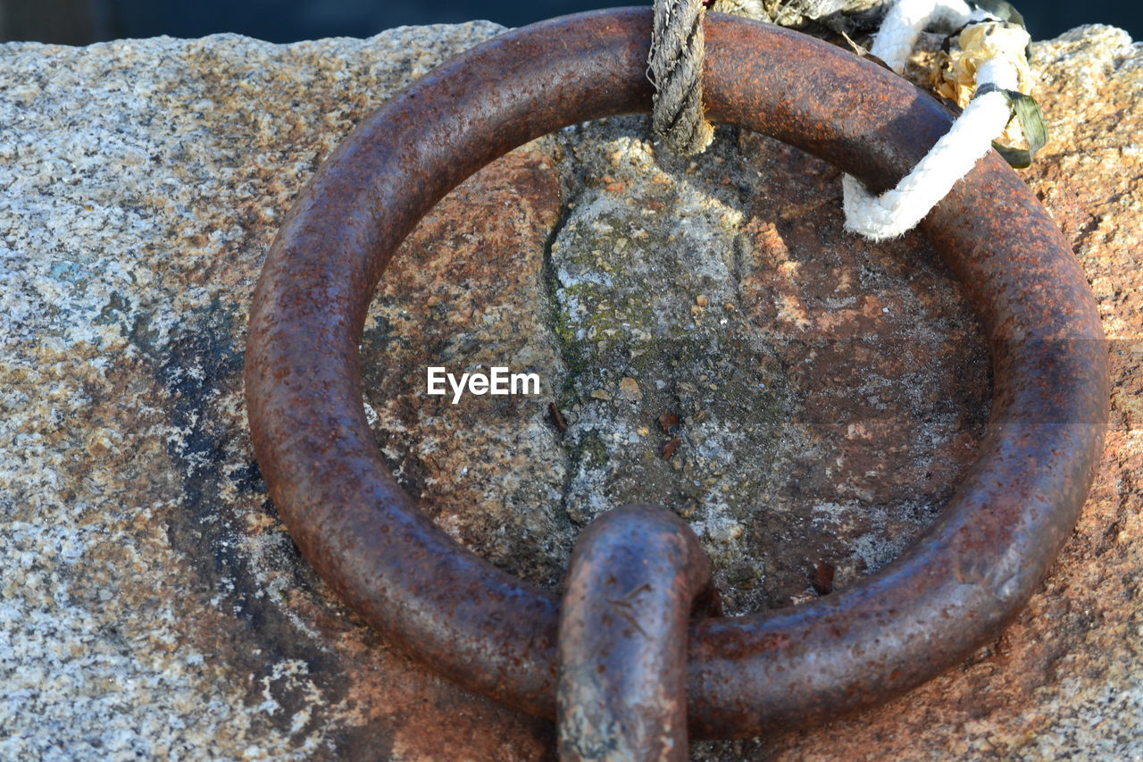 HIGH ANGLE VIEW OF RUSTY METAL