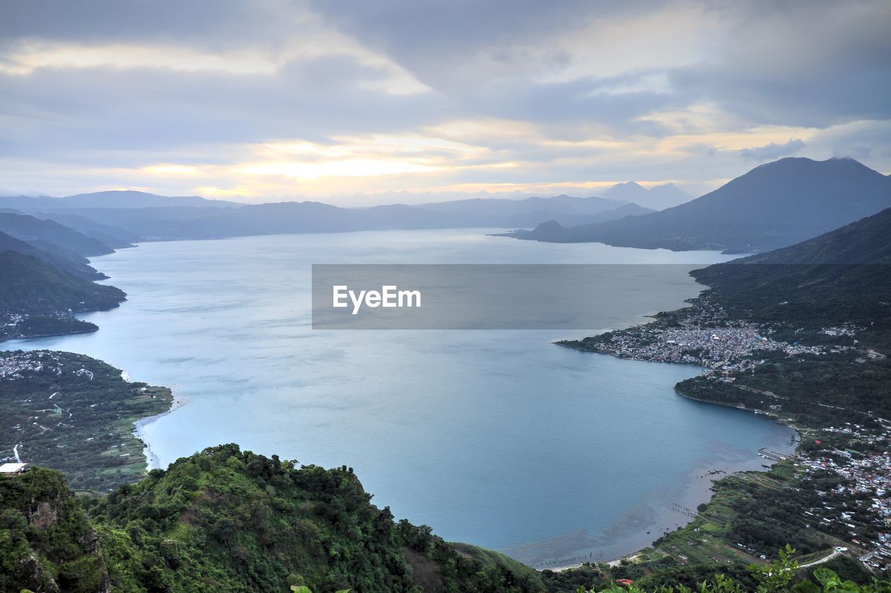 Lake atitlán, guatemala as seen from indian nose hike