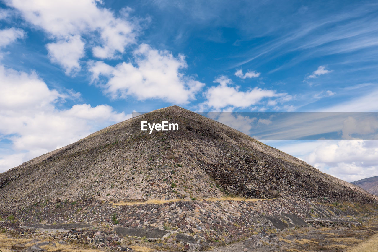 LOW ANGLE VIEW OF CASTLE AGAINST SKY