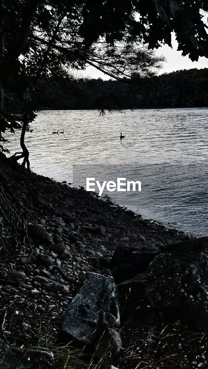 VIEW OF LAKE AGAINST SKY