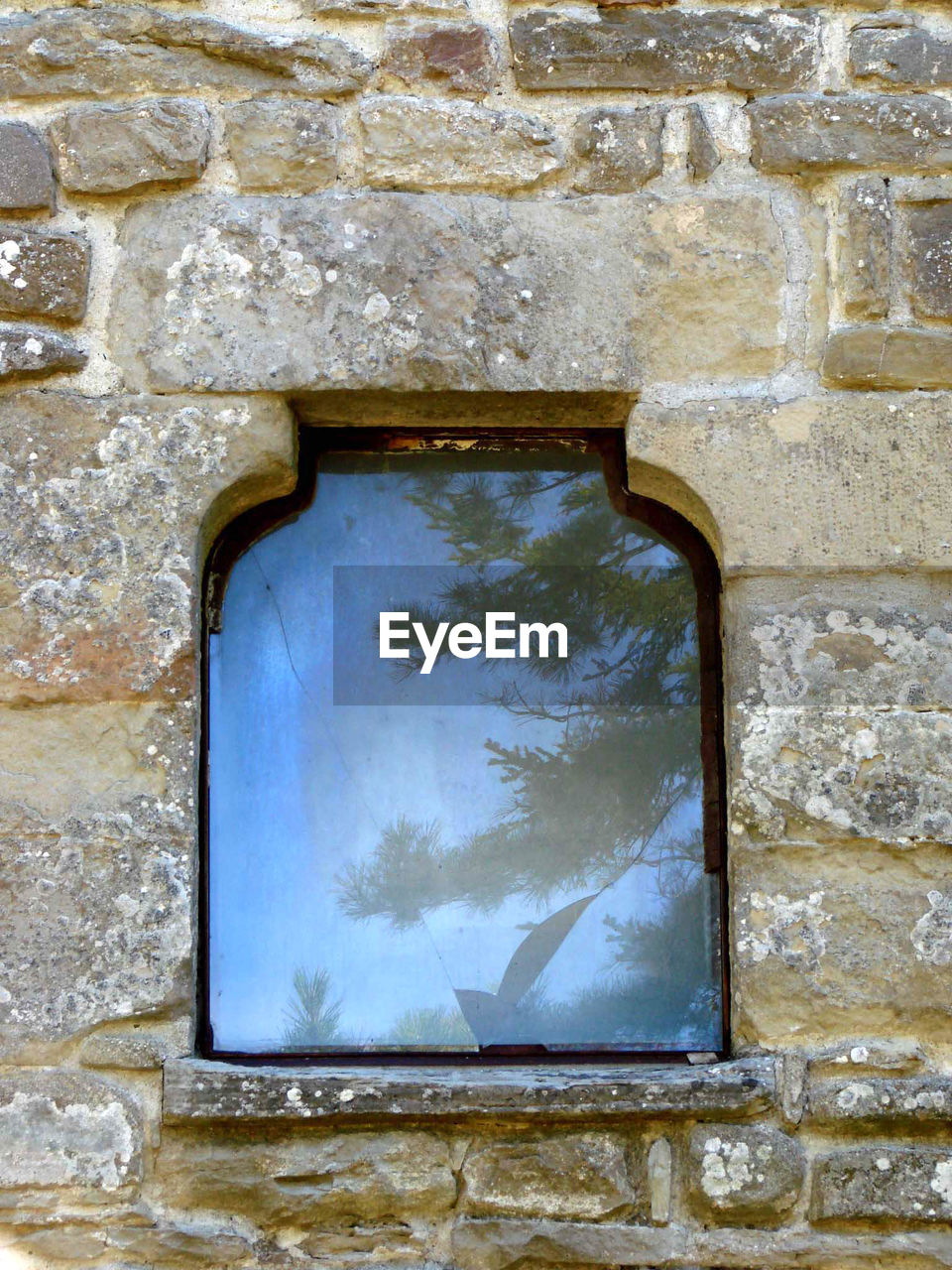 VIEW OF WALL WITH BRICK WALL