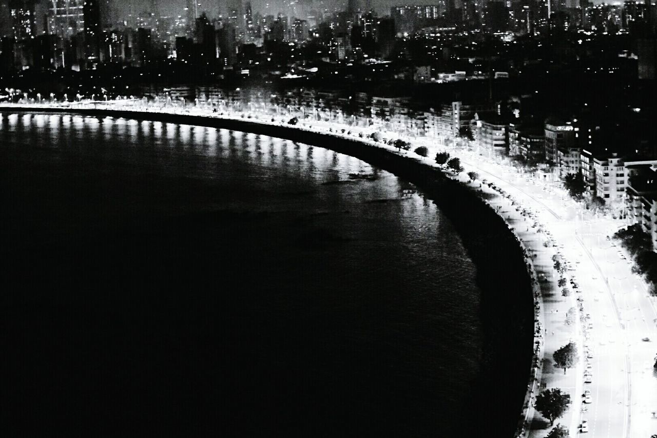 VIEW OF BRIDGE OVER RIVER IN CITY
