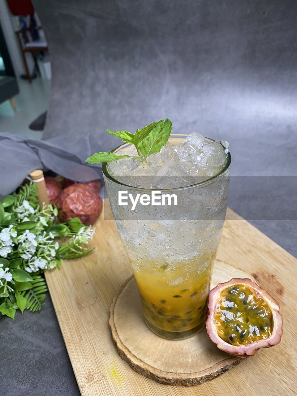 CLOSE-UP OF DRINK WITH GLASS OF TABLE