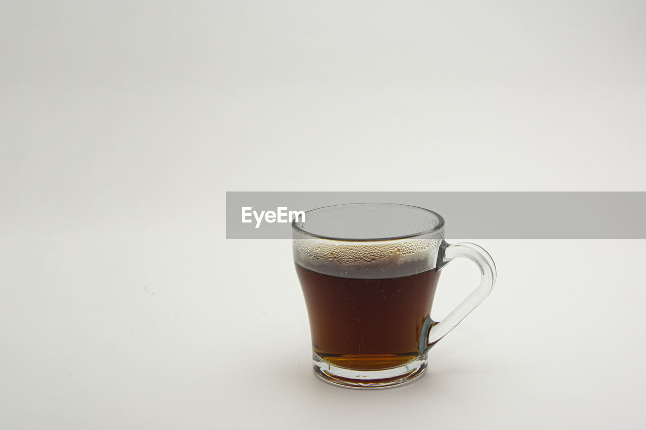 CLOSE-UP OF TEA SERVED ON TABLE