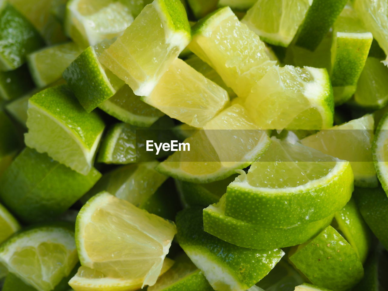 Full frame shot of lemon slices