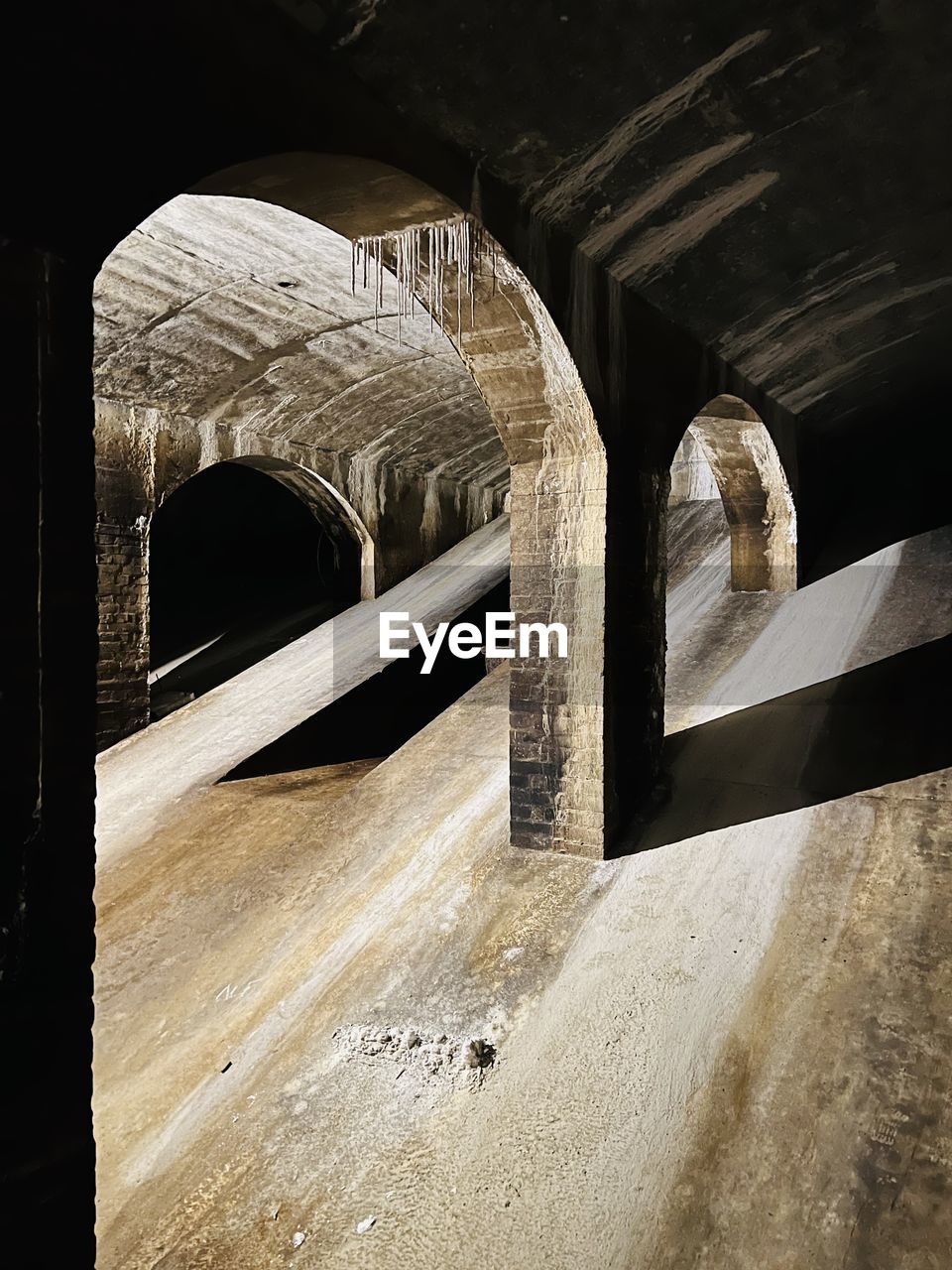 architecture, built structure, arch, darkness, no people, white, black, indoors, light, wood, bridge, history, transportation, nature, the past