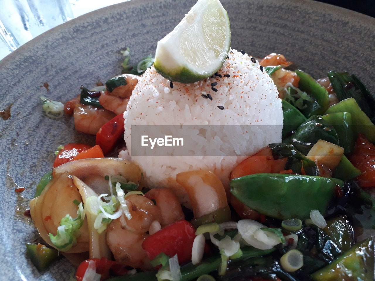 CLOSE-UP OF VEGETABLES ON PLATE