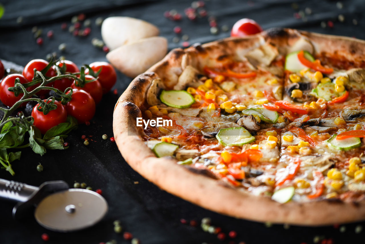 Fresh italian pizza with vegetables 