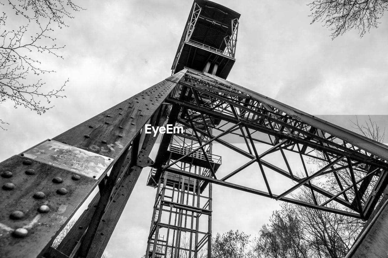 LOW ANGLE VIEW OF STRUCTURE AGAINST SKY