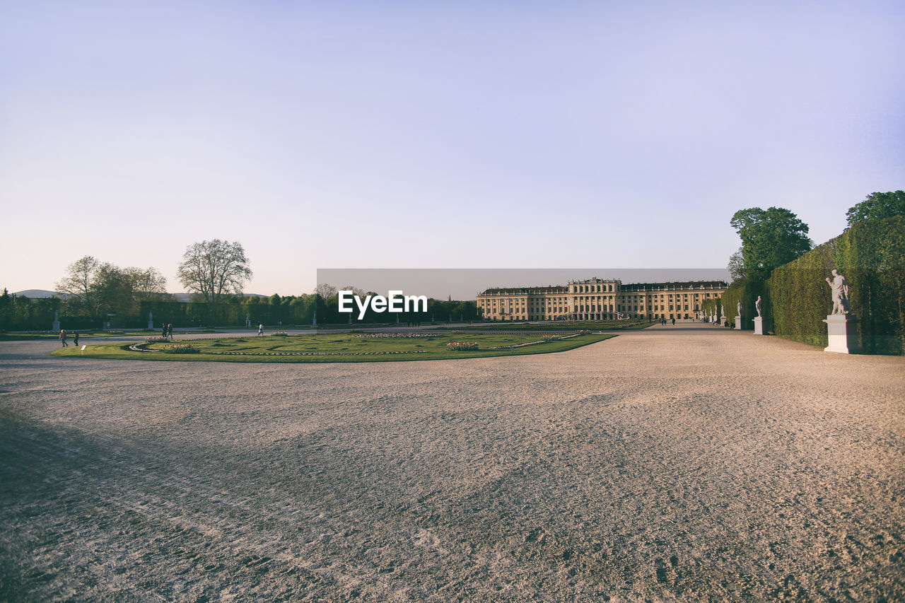 PANORAMIC SHOT OF FIELD AGAINST SKY