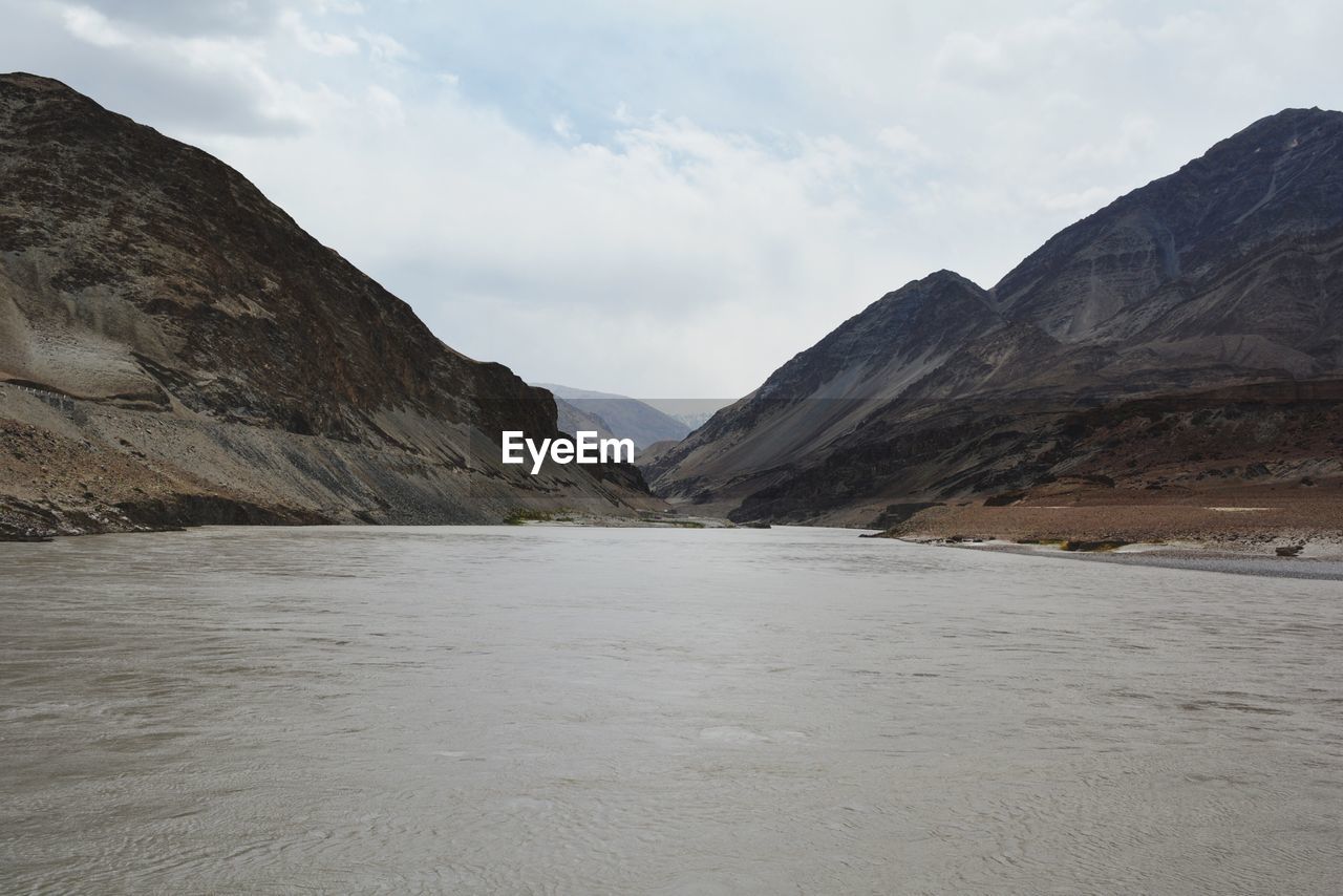 SCENIC VIEW OF MOUNTAIN AGAINST SKY