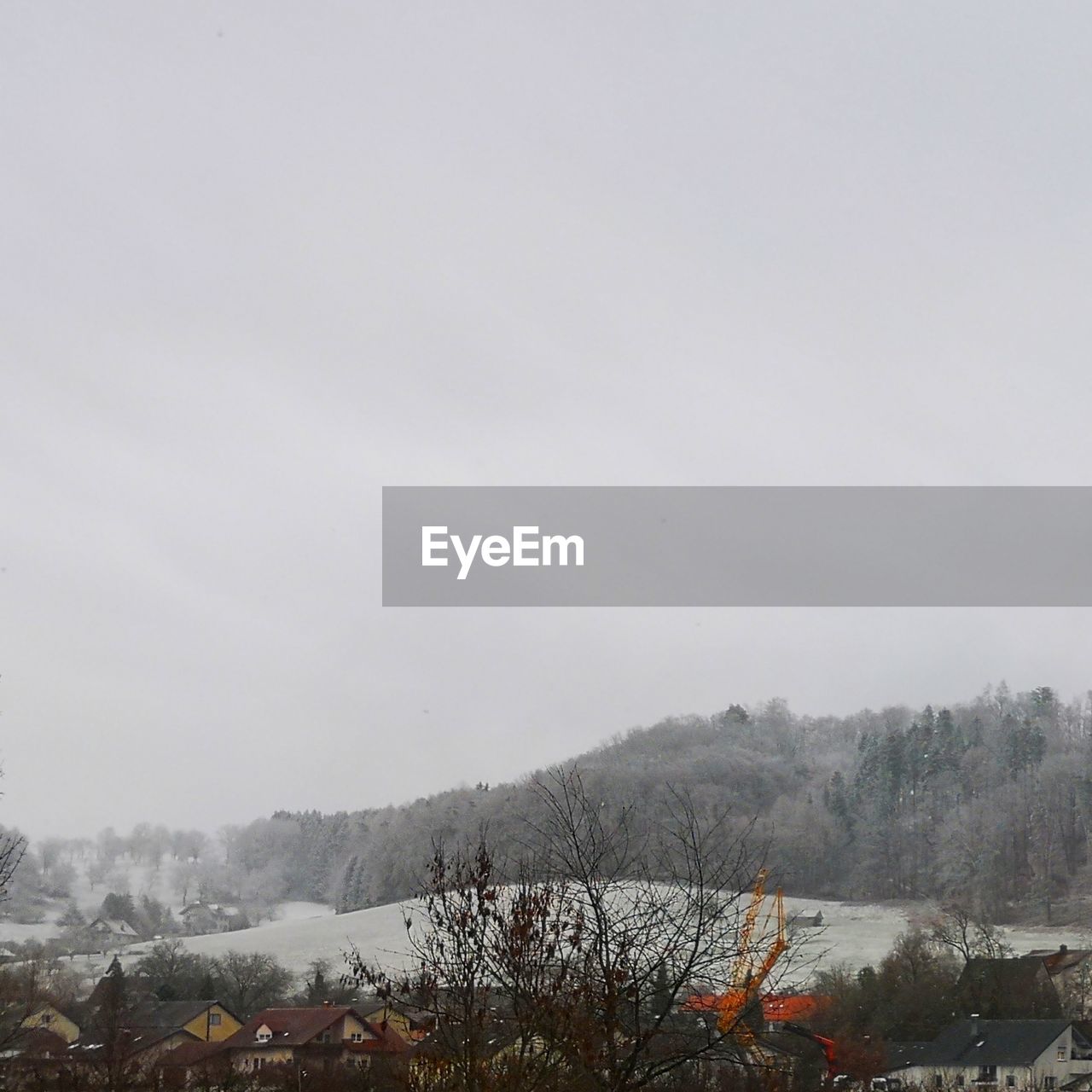 SCENIC VIEW OF TREE MOUNTAINS AGAINST SKY