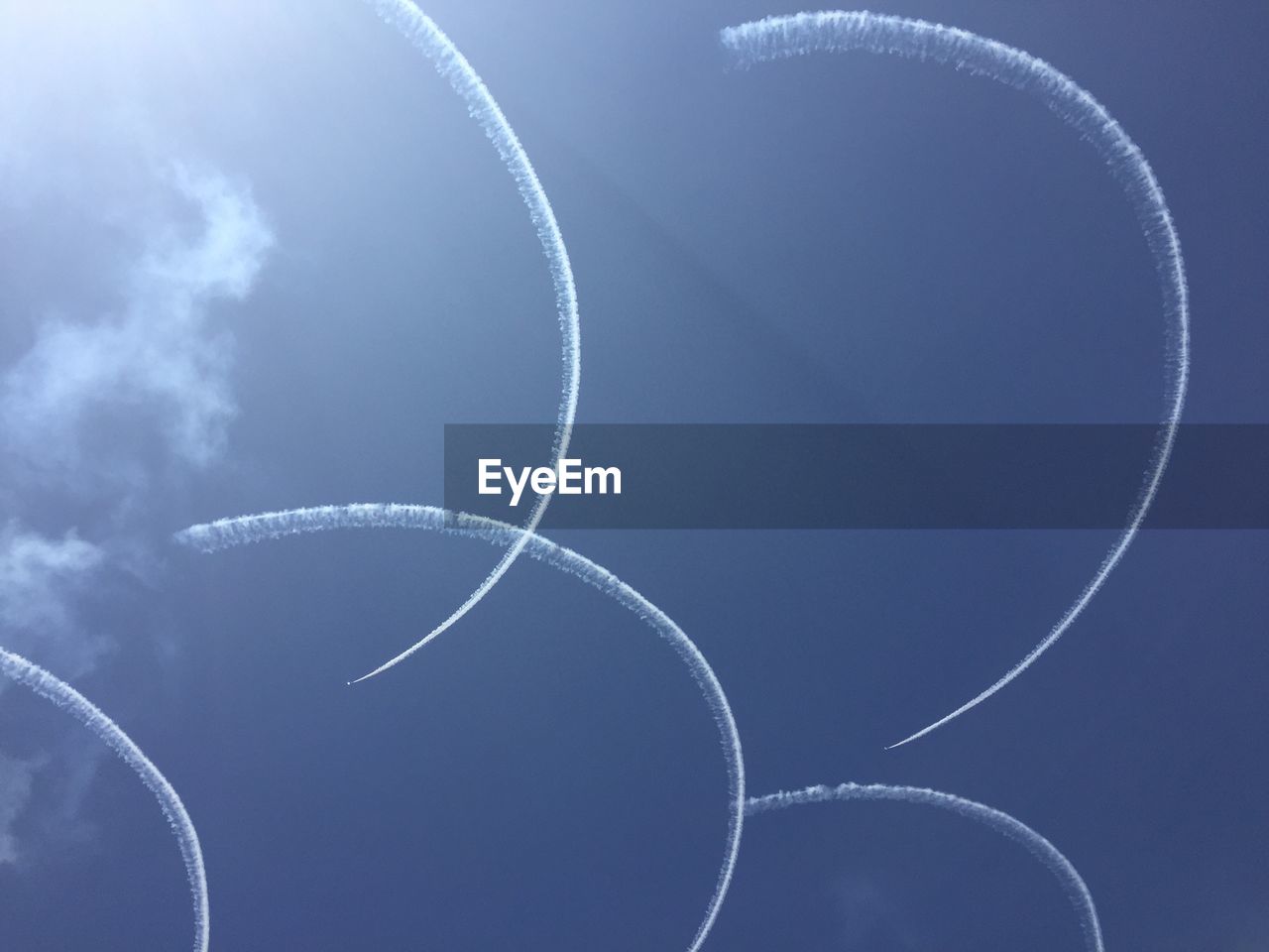 LOW ANGLE VIEW OF BUILT STRUCTURE AGAINST BLUE SKY