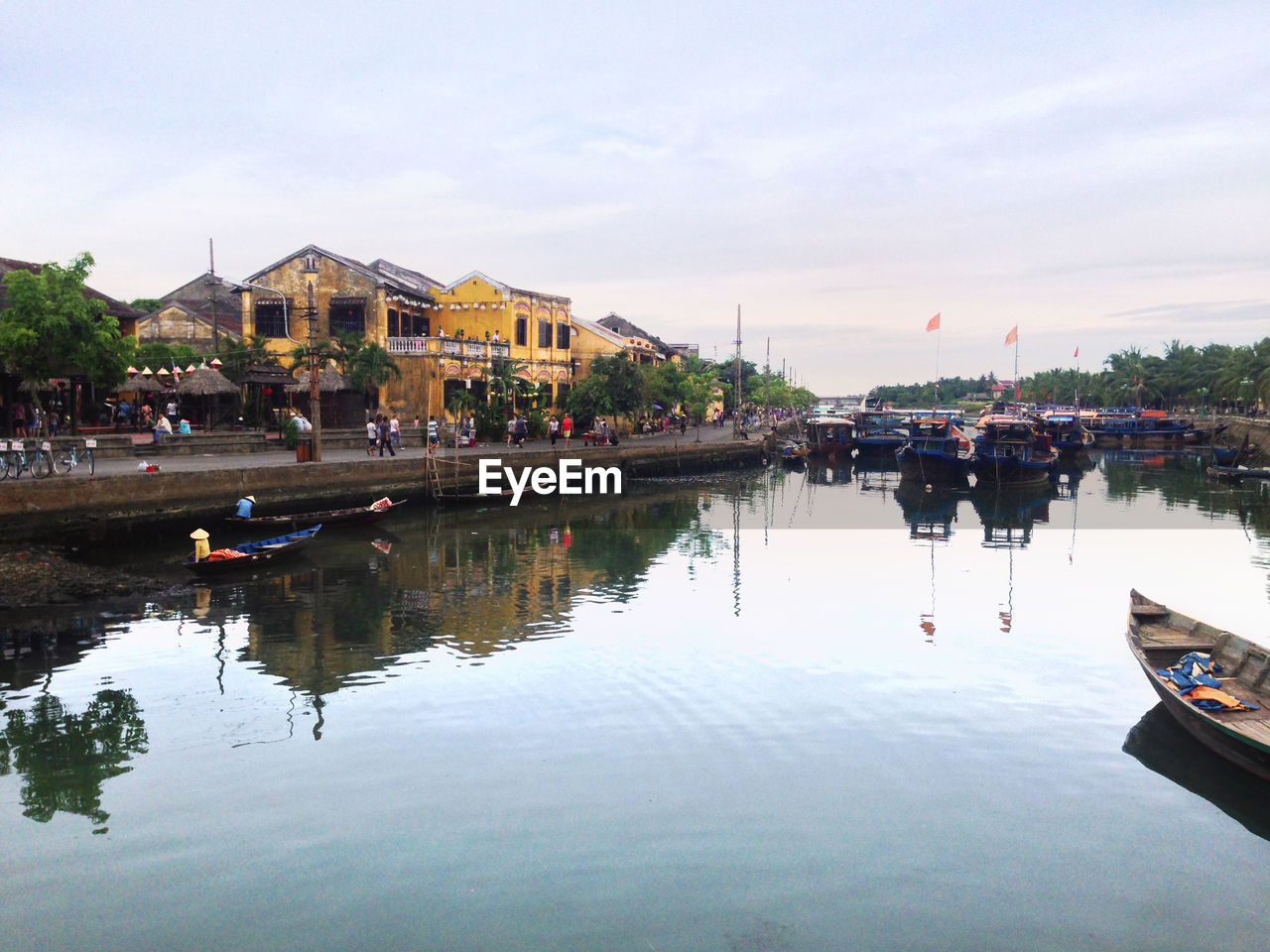 VIEW OF BOATS MOORED IN WATER