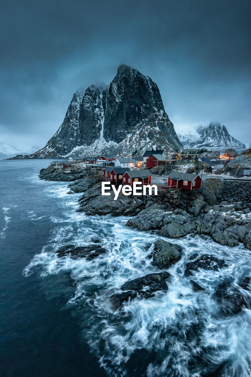 SCENIC VIEW OF MOUNTAIN AGAINST SKY