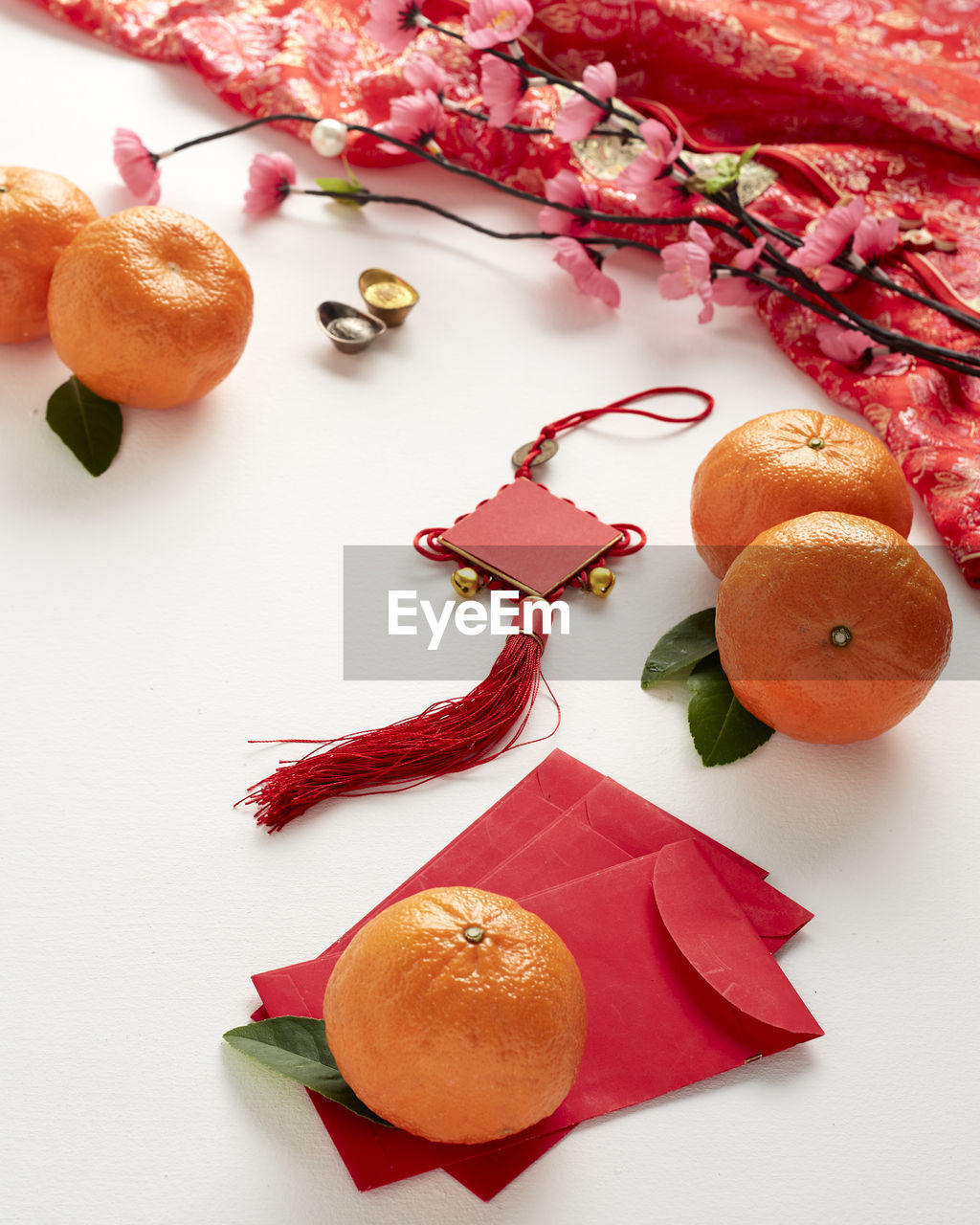 HIGH ANGLE VIEW OF FRUITS AND VEGETABLES ON TABLE