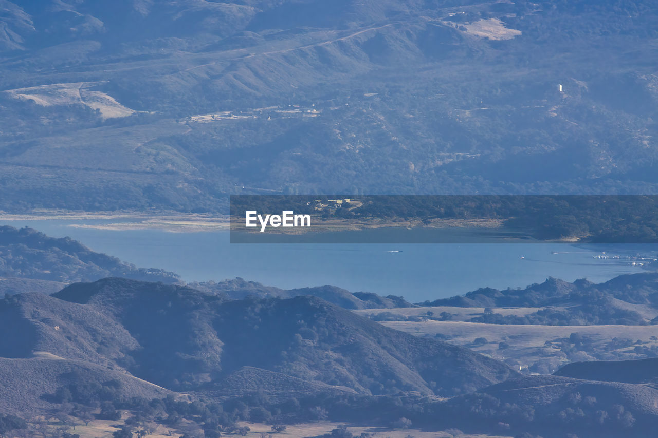 AERIAL VIEW OF MOUNTAIN LANDSCAPE