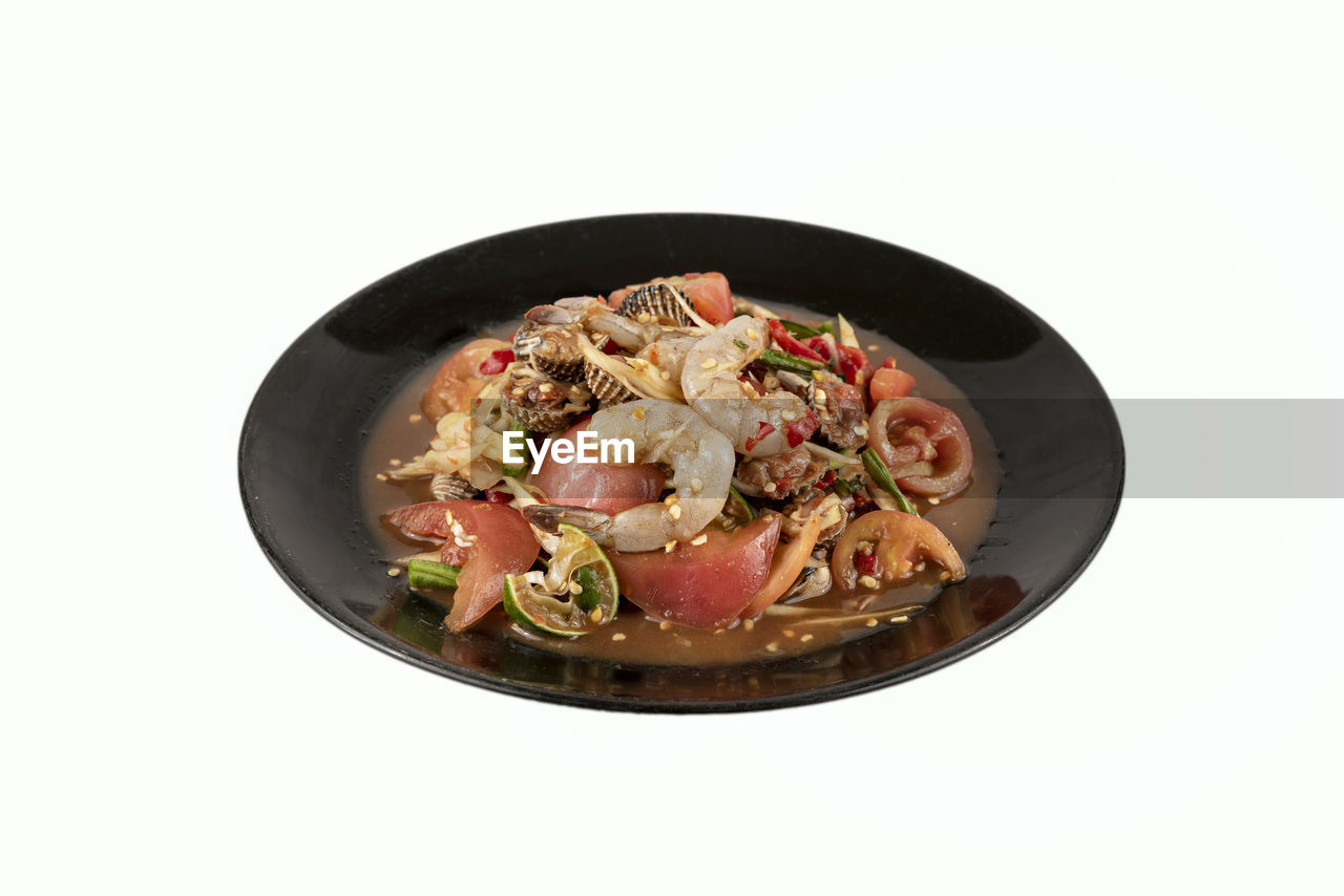 HIGH ANGLE VIEW OF FOOD IN BOWL