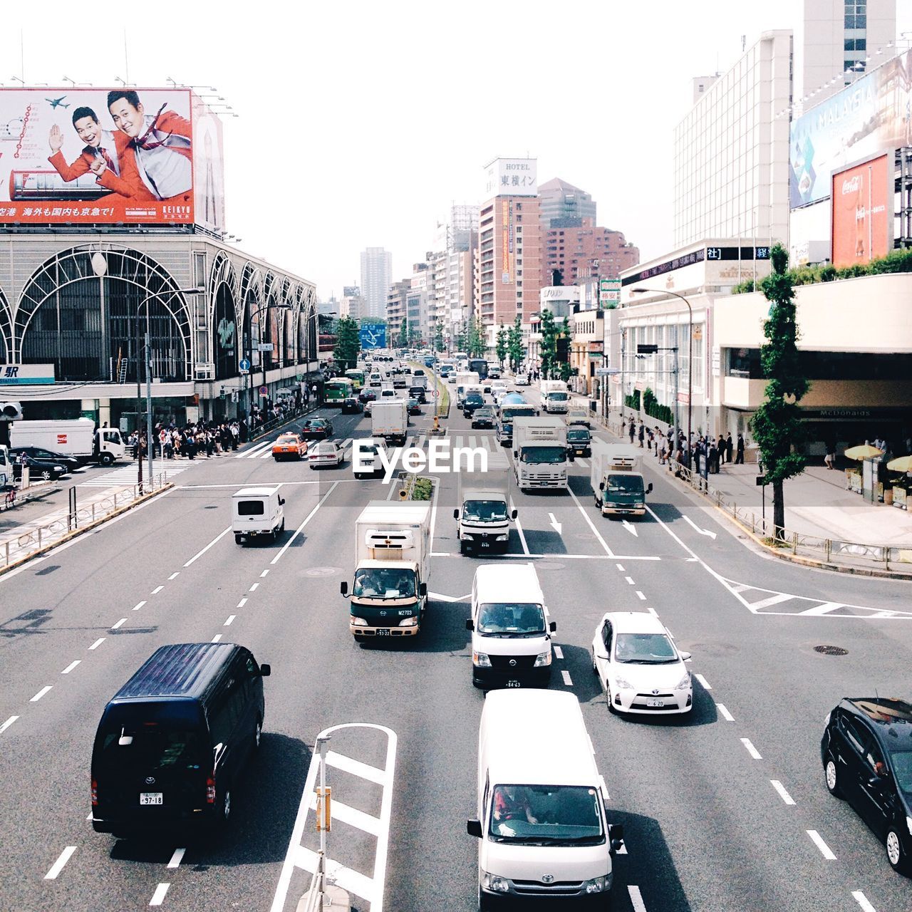 VIEW OF CARS ON CITY STREET