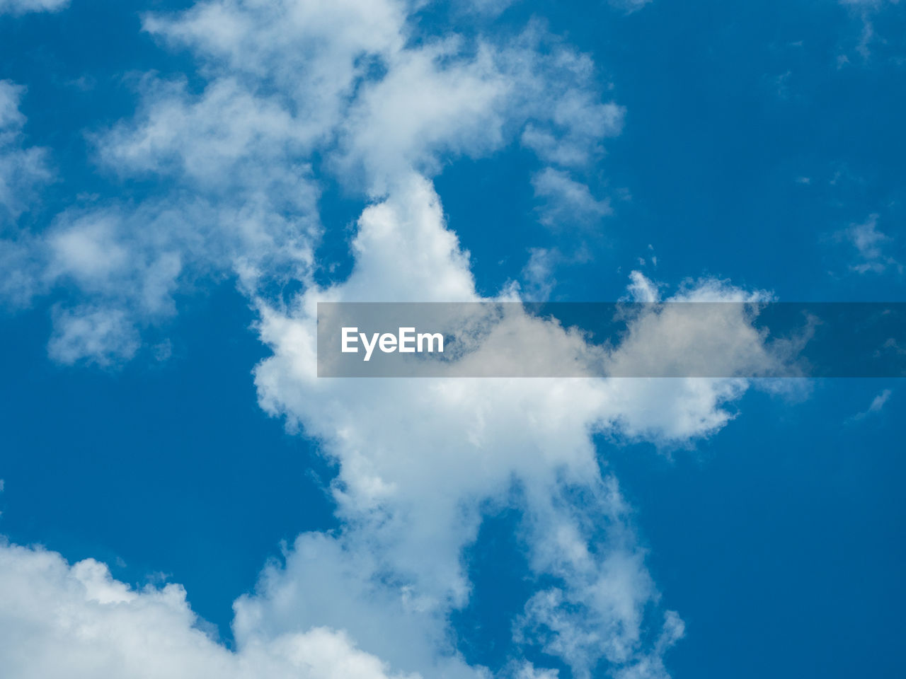 FULL FRAME SHOT OF CLOUDS IN SKY