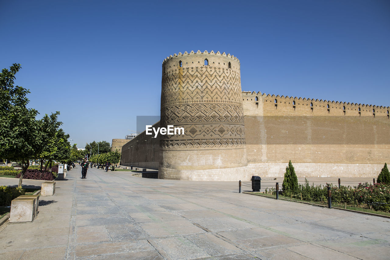 VIEW OF HISTORIC BUILDING AGAINST SKY