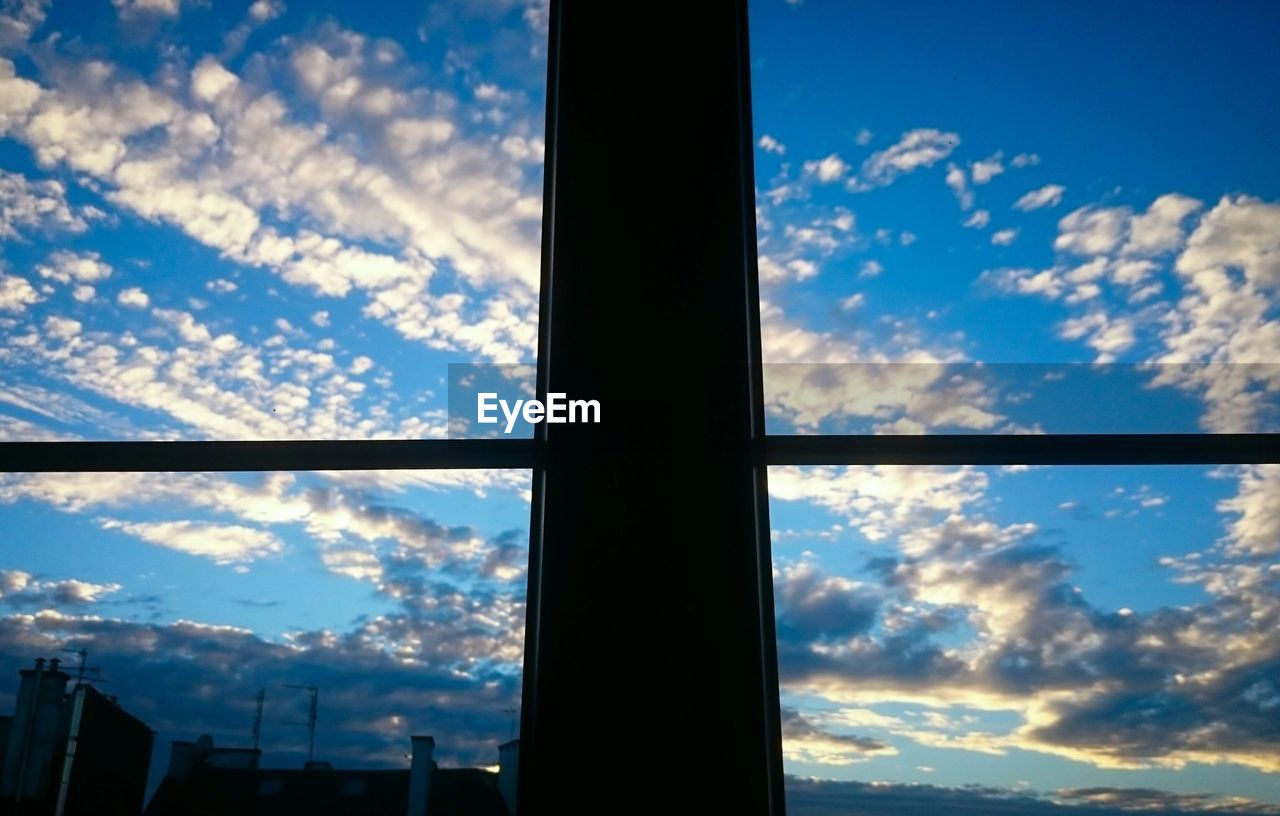 LOW ANGLE VIEW OF CLOUDY SKY OVER THE BACKGROUND