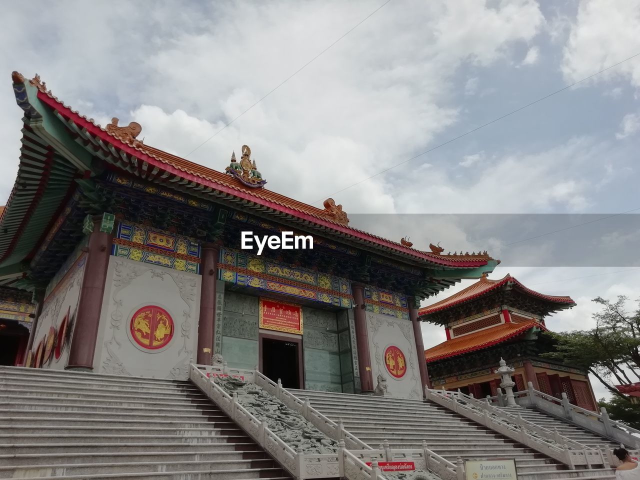 LOW ANGLE VIEW OF TEMPLE BUILDING