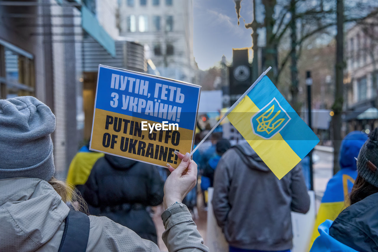 Rally for ukraine portland oregon salmon street springs 3 marks 2 search 2022