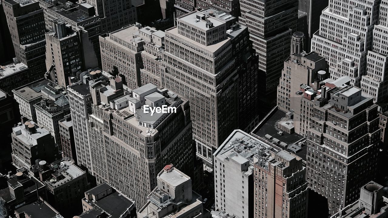 VIEW OF MODERN BUILDINGS IN CITY