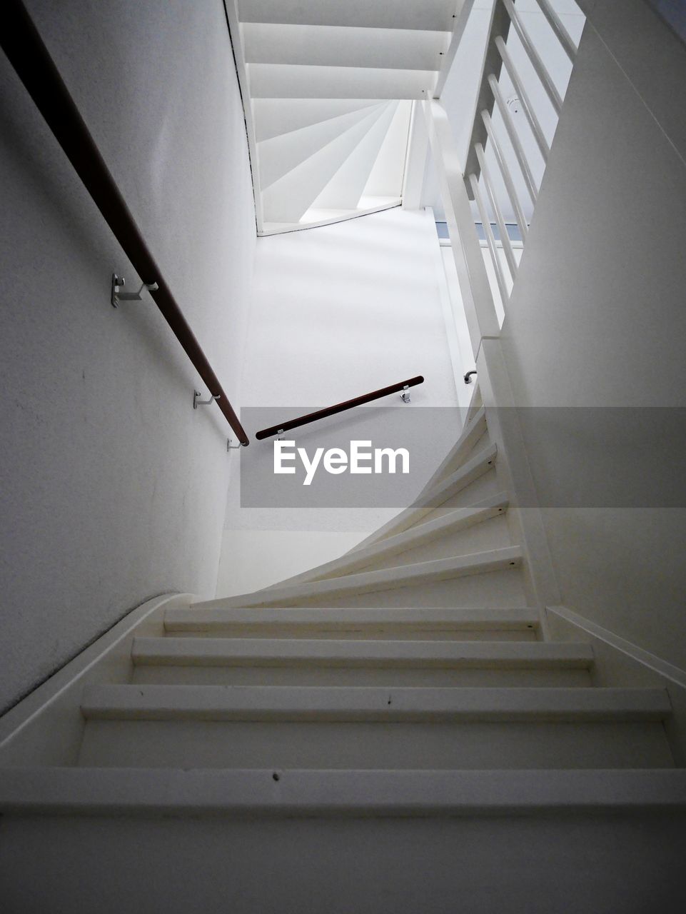 HIGH ANGLE VIEW OF STAIRS