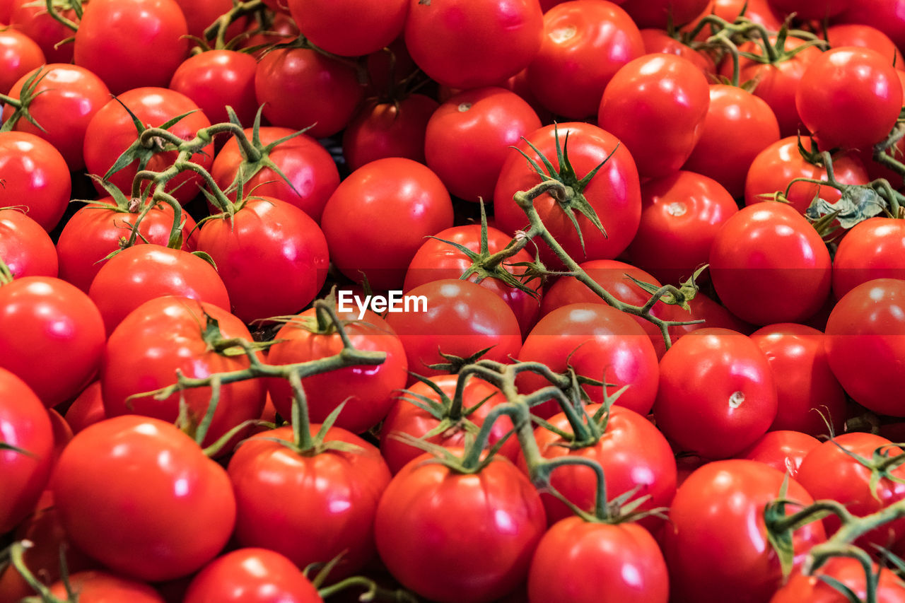 Red tomatoes in the market