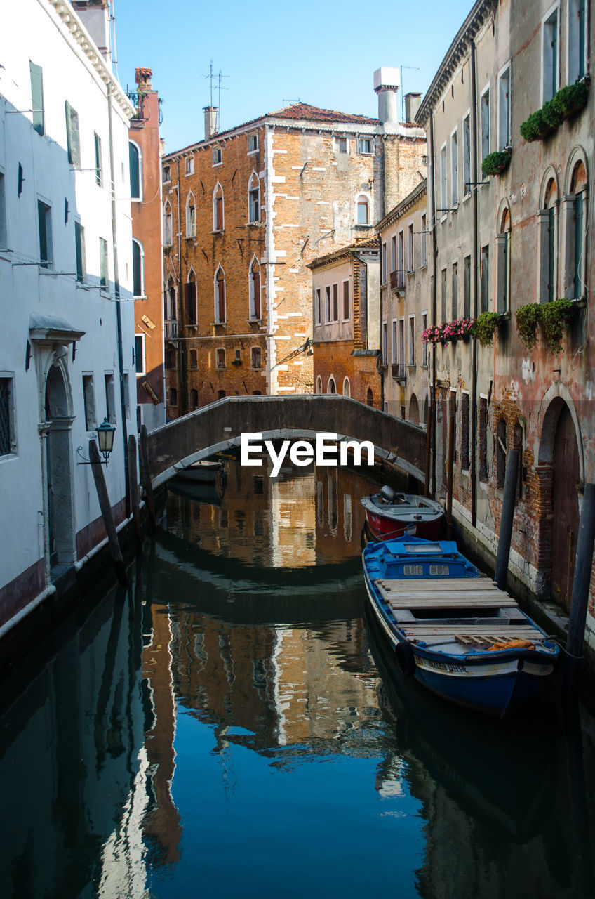 Famous for its ancient history, its canals and its carnival, venice still holds on all its magic.