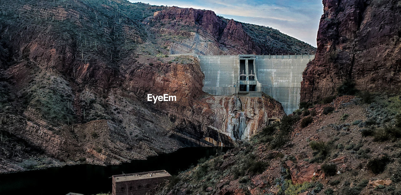 VIEW OF DAM AGAINST SKY