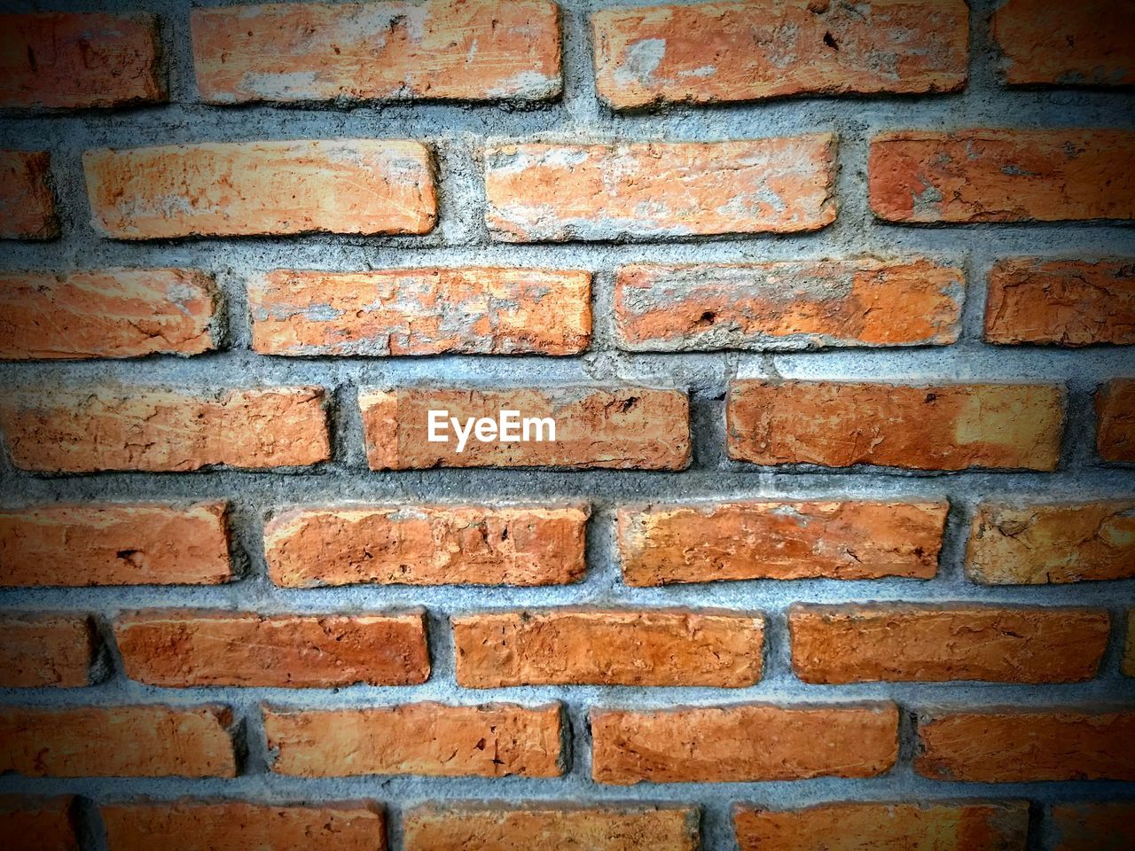 FULL FRAME SHOT OF WALL