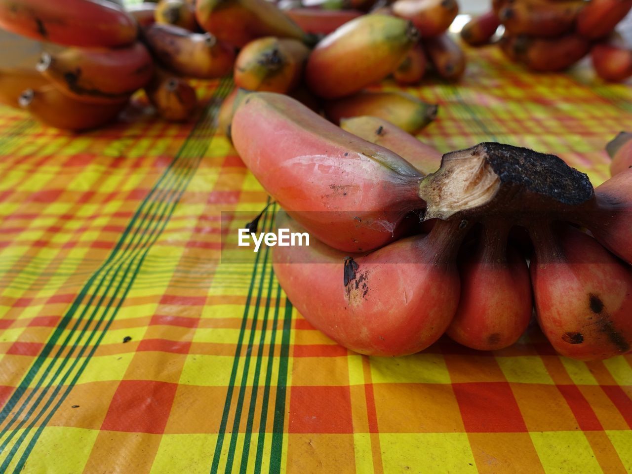 HIGH ANGLE VIEW OF FRUITS AND VEGETABLES ON TABLE