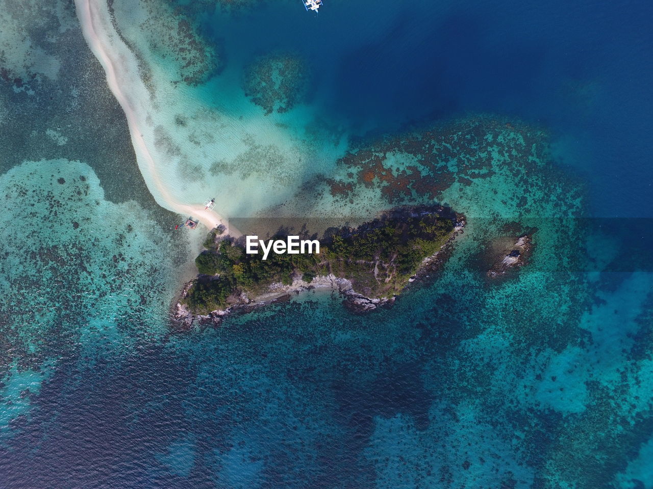 HIGH ANGLE VIEW OF SWIMMING POOL