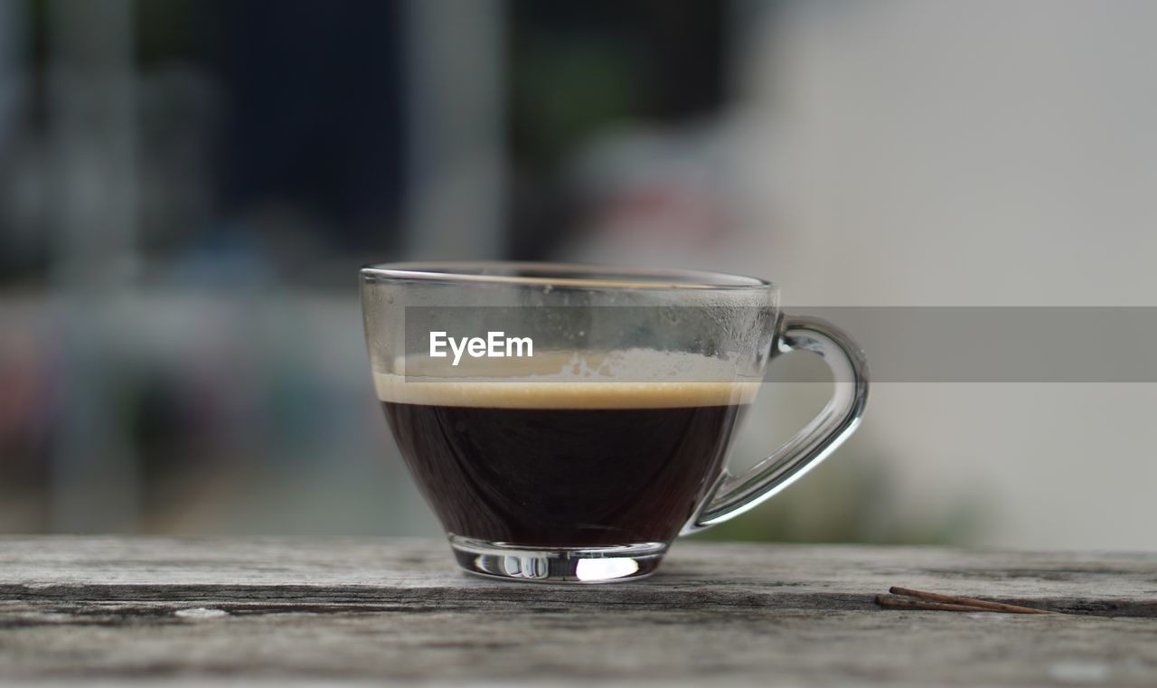 drink, food and drink, refreshment, coffee, mug, cup, table, hot drink, coffee cup, glass, drinking glass, wood, still life, freshness, close-up, selective focus, cafe, household equipment, focus on foreground, indoors, food, no people, latte, tea, crockery, coffee break, day, frothy drink