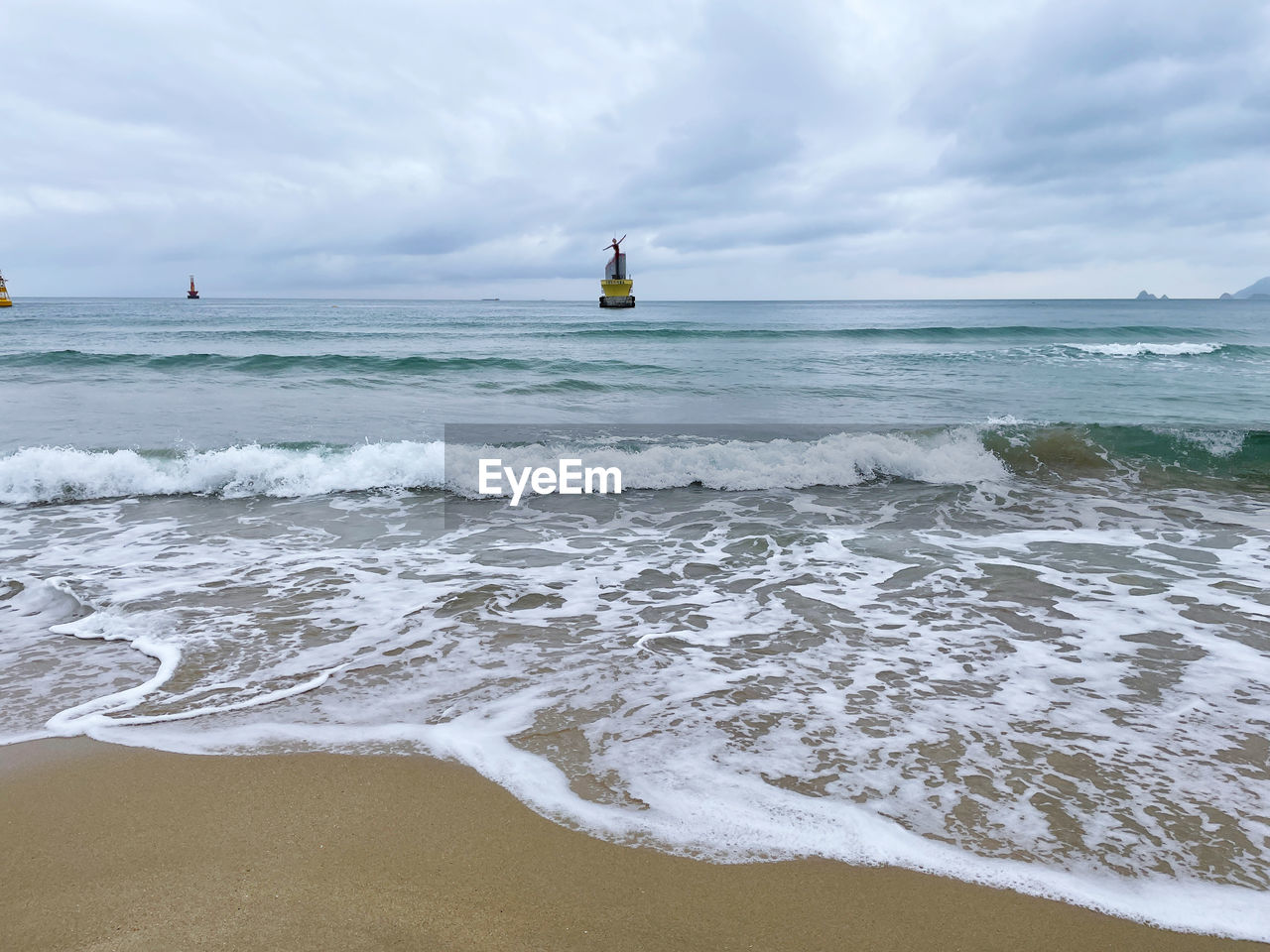 SCENIC VIEW OF BEACH