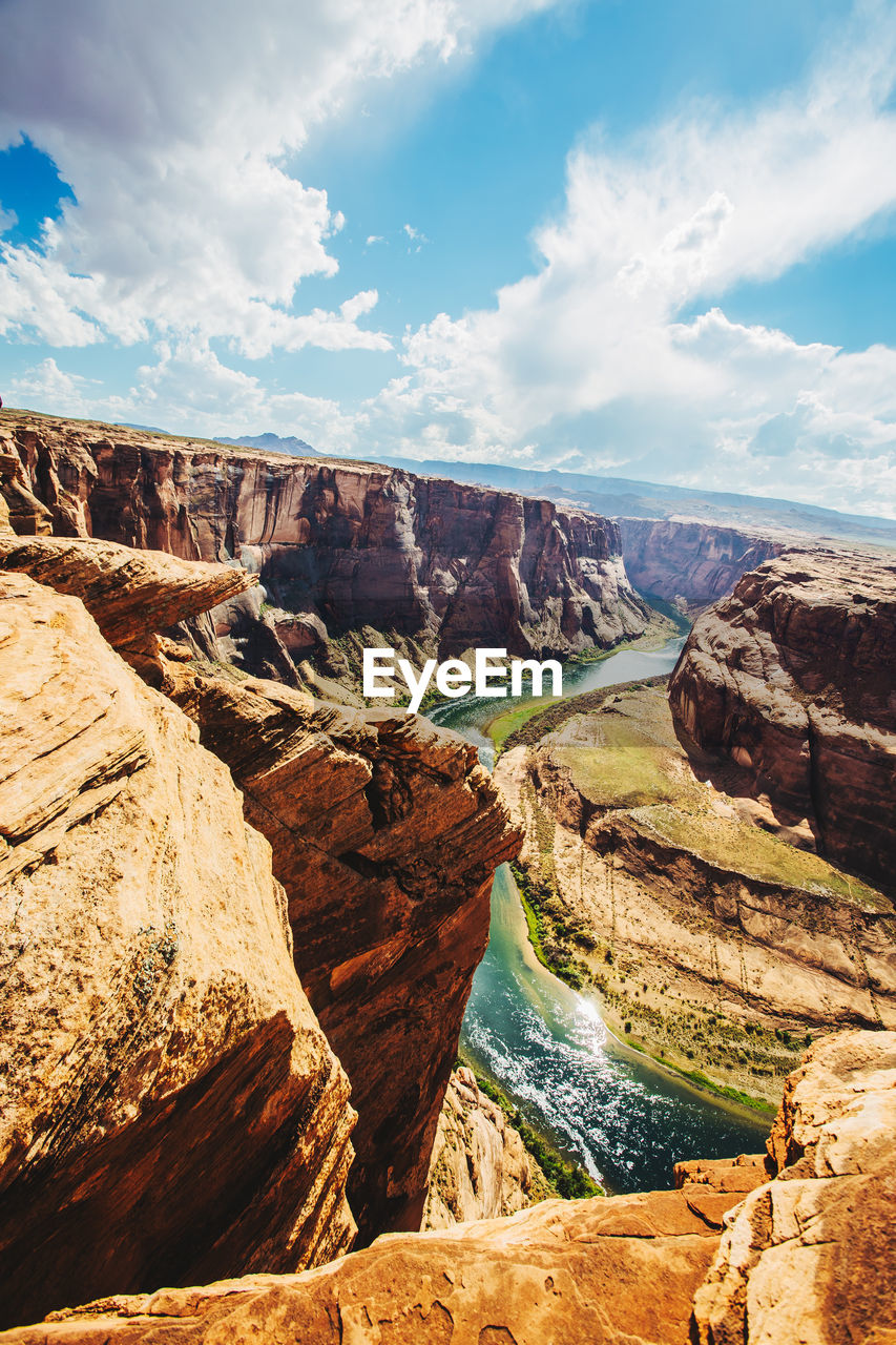 AERIAL VIEW OF ROCK FORMATIONS ON LANDSCAPE