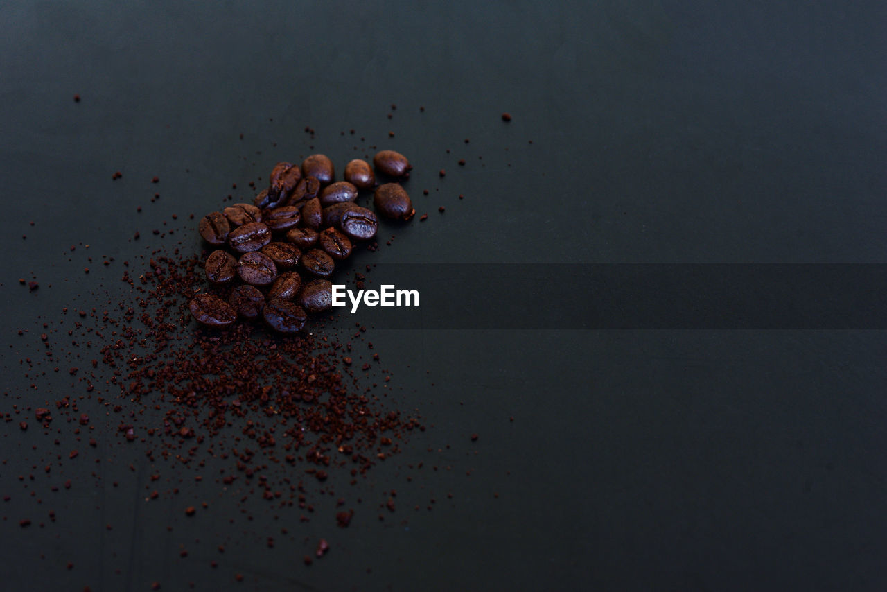HIGH ANGLE VIEW OF COFFEE BEANS