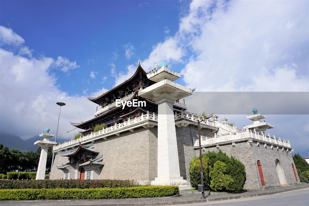 LOW ANGLE VIEW OF TRADITIONAL BUILDING