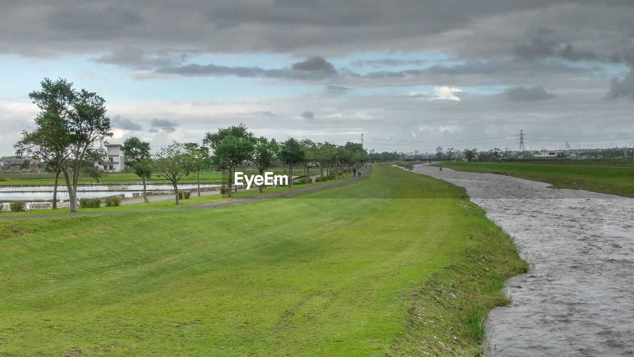 PANORAMIC VIEW OF LANDSCAPE AGAINST SKY