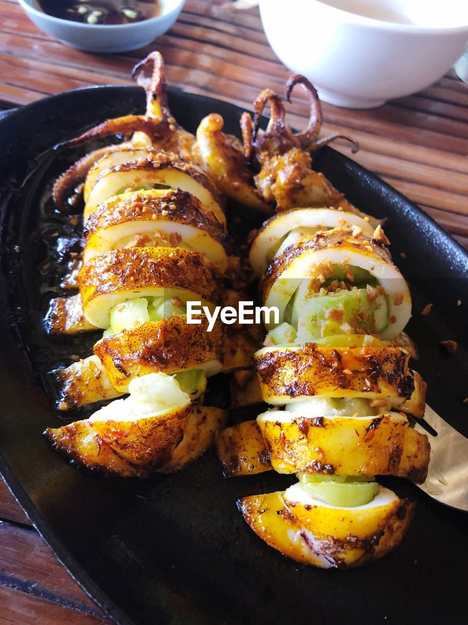 HIGH ANGLE VIEW OF FOOD IN TRAY