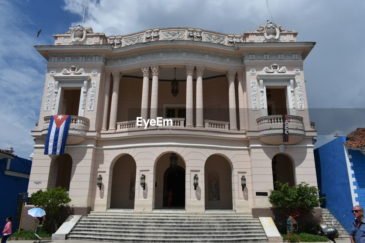 FACADE OF HISTORIC BUILDING AGAINST SKY